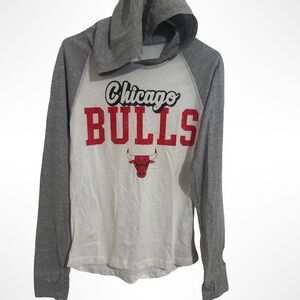 NWT NBA Juniors Gray and White Apparel